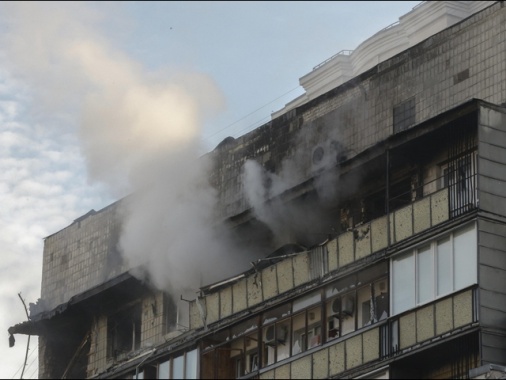 Kiev, dalla Russia nella notte 597 droni e 26 missili