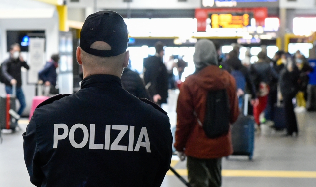 Tentano di impedire un rimpatrio: lontane da Malpensa per tre anni