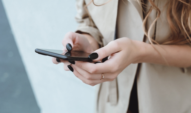 Sms sul cellulare, truffa da 2.500 euro