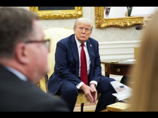 Trump minaccia sanzioni secondarie al 100% contro Mosca