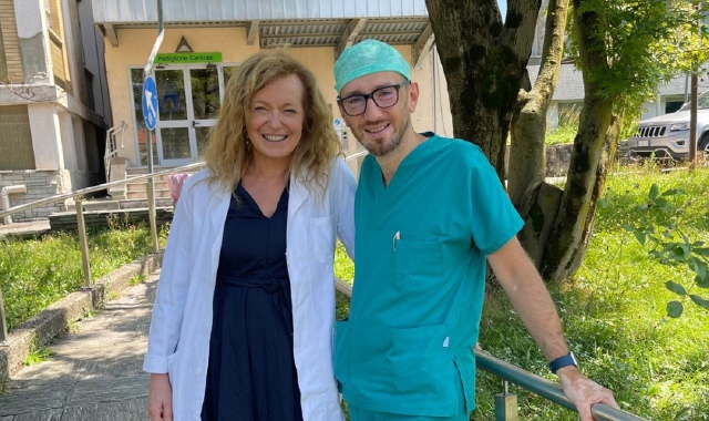 Anna Iadini, responsabile della Direzione Medica dei territori, con Massimo Masola, direttore dell’Ortopedia di Luino