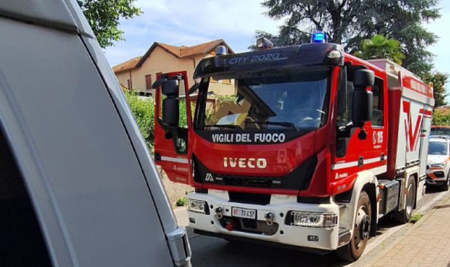 Schiacciato contro un muro dalla sua auto: ferito 45enne