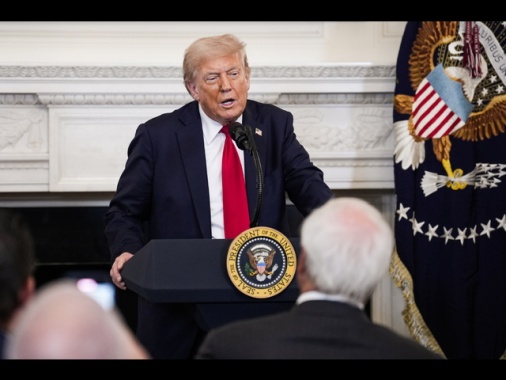 Trump, l'inflazione è bassa, Fed tagli i tassi di tre punti