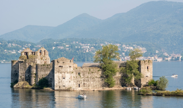 Una panoramica dei Castelli di Cannero (foto Suzy Mezzanotte)