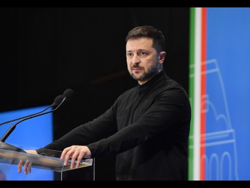Zelensky, 'bene nuove sanzioni Ue essenziali e tempestive'