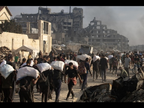 Nuovi raid di Israele su Gaza, almeno 14 morti