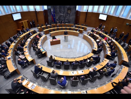 Slovenia, annullati referendum su spese militari e Nato