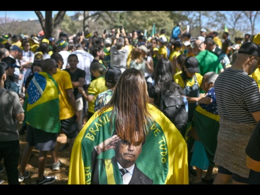 Sostenitori di Bolsonaro protestano in diverse città del Brasile