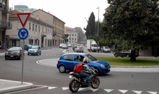 I lavori interesseranno l’incrocio tra corso Italia e via Alberto da Giussano e seguono la riqualificazione di piazza Frua