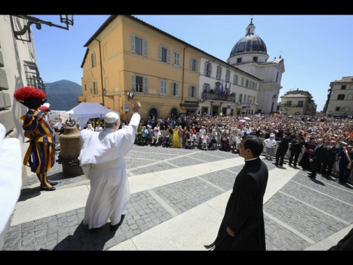 Il Papa, andrei a Gaza ma anche in altri luoghi dove c'è guerra