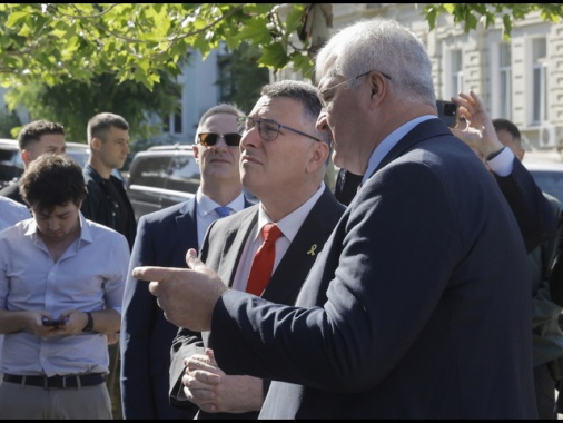 Sa'ar a Kiev, 'condanniamo gli attacchi della Russia sui civili'