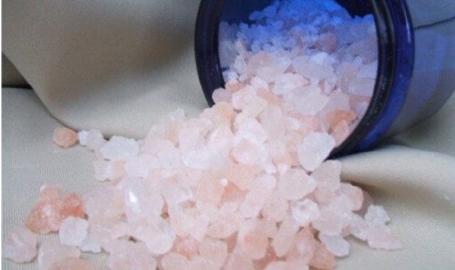 L’uomo è stato arrestato dai carabinieri per possesso ai fini di spaccio di droga sintetica. Ora è in carcere. L’interrogatorio davanti al gip è previsto oggi