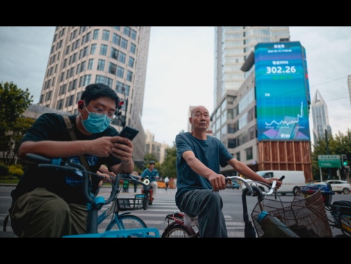 Borsa: Hong Kong negativa, apre a -0,07%