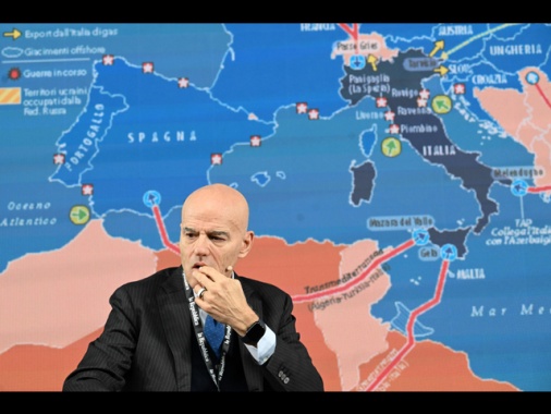 Descalzi: per Eni 'risultati eccellenti in un mercato sfidante'