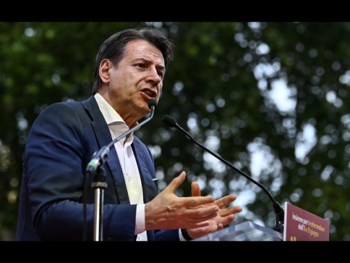 Conte ai suoi, avviso di garanzia non è una condanna