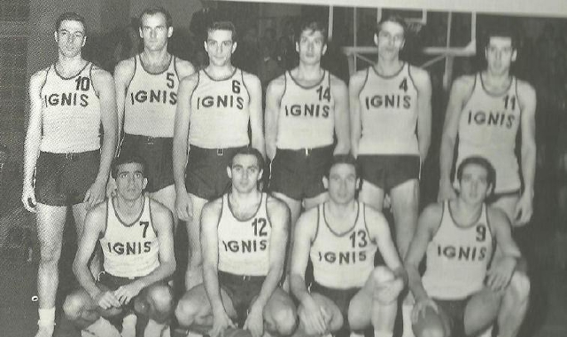 La Ignis del primo scudetto con Magistrini (terzo da sinistra, con il numero 6)