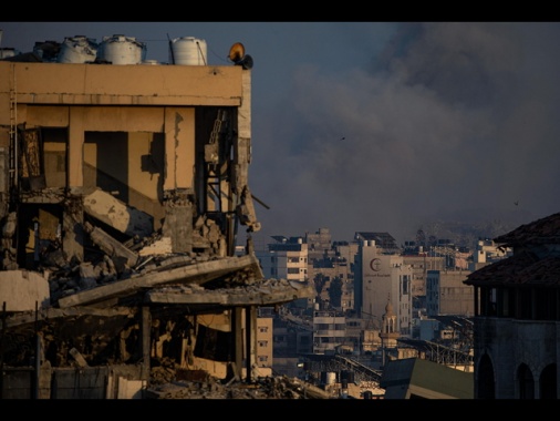 Media, 'attacchi israeliani a Gaza, 19 morti dall'alba'