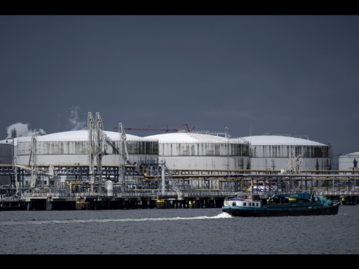 Il prezzo del gas in avvio è in calo poco sopra 32 euro