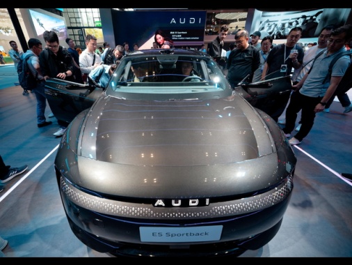 Crollano utili Audi, oltre un terzo in meno rispetto al 2024