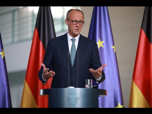 Merz, insoddisfatto, danno considerevole a nostra economia