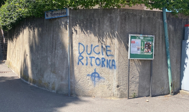 Croci celtiche e «Ducie»: vandali ad Avigno