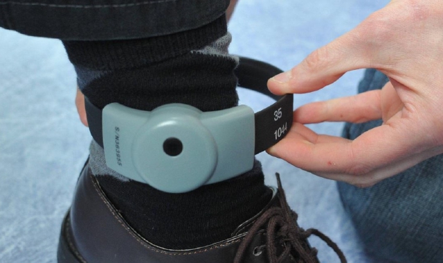 Tormenta la ex: braccialetto elettronico