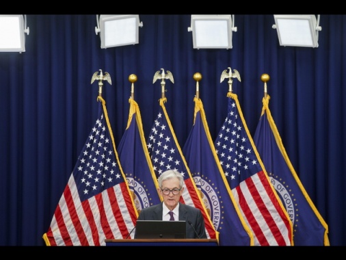Powell difende indipendenza Fed nonostante le pressioni di Trump