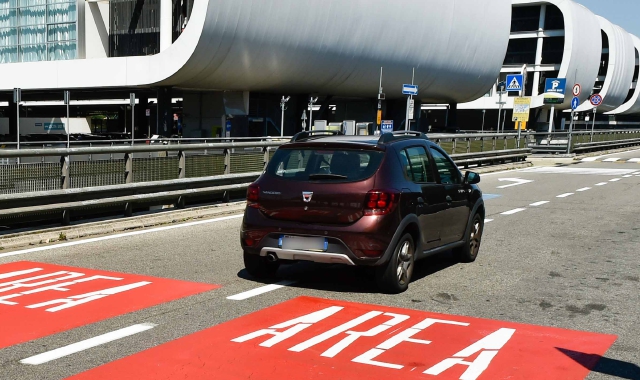 Area sosta 15 minuti: raffica di multe