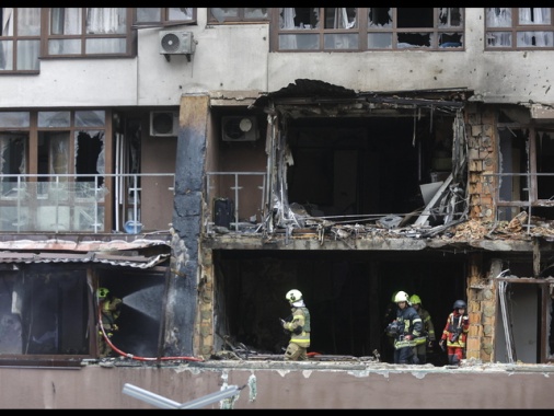 Zelensky, il bambino di 6 anni ucciso insieme a sua madre