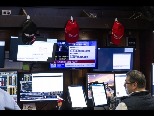 Borsa: l'Europa arranca con le trimestrali, Milano -0,7%