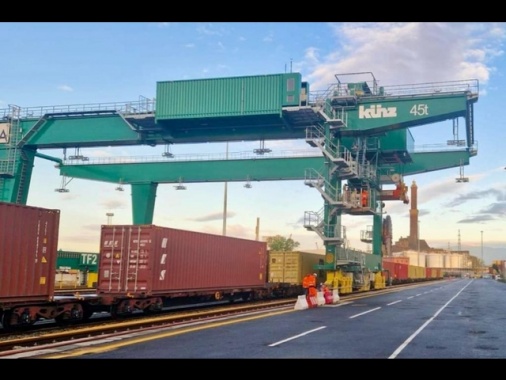 Portuali Genova, 'respinti container armi per Israele'