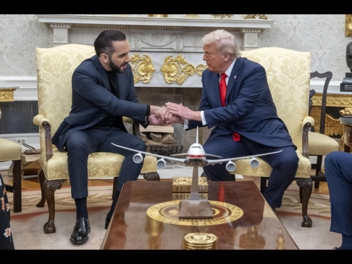 El Salvador abolisce limite mandati, Bukele ricandidabile