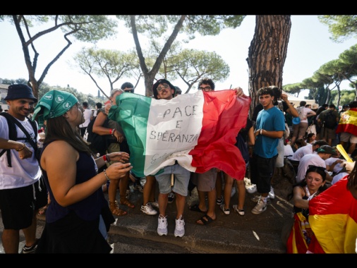 Meloni ai giovani, fate chiasso come al Giubileo di 25 anni fa