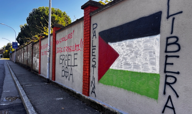 Le scritte sui muri dell’istituto superiore di Gallarate