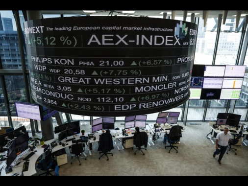 Borsa: l'Europa apre in rialzo, Parigi +0,5%