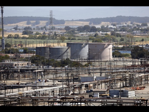 Prezzo del petrolio giù dopo parole Trump su Russia e India