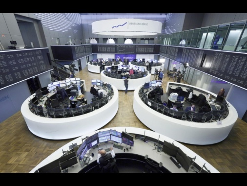 Borsa: l'Europa chiude in ordine sparso, Francoforte +0,37%