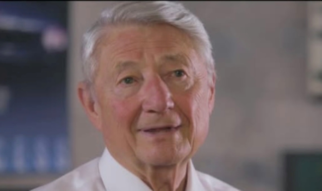 Folla per l'ultimo abbraccio a Ercole Spada