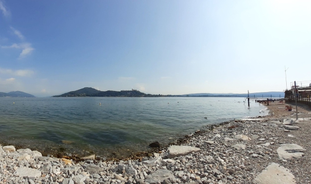 La spiaggia delle Rocchette di Arona
