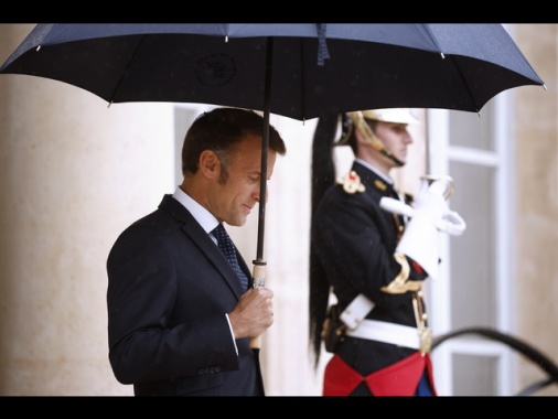 Macron, 'il futuro dell'Ucraina si decide con Kiev e Ue'