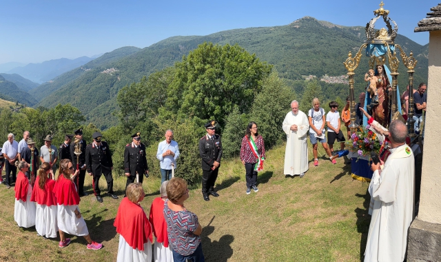 Il giorno di Monteviasco: funivia in funzione e visita di Delpini