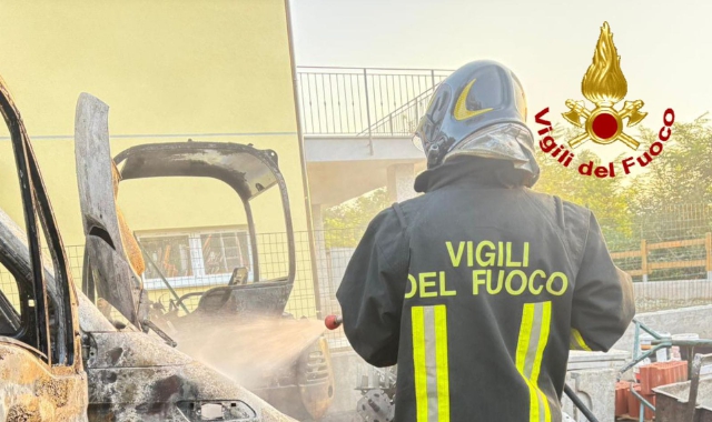 Alba di fuoco in un cantiere di Cadegliano Viconago