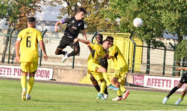 Il gol di Ferri (foto Domenico Ghiotto, Blitz)