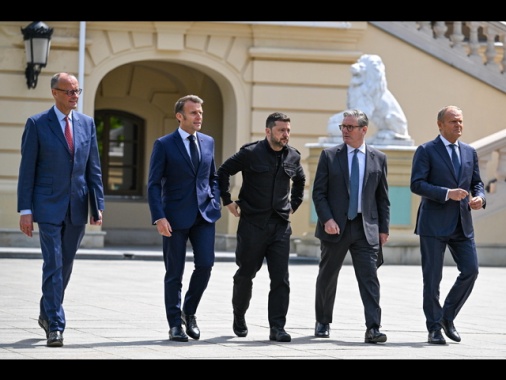 Macron-Starmer-Merz, 'Volenterosi riuniti per Trump-Putin'