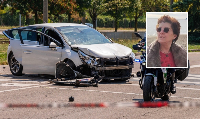 L’auto distrutta dopo l’investimento (foto Andrea Fasani/ANSA). Nel riquadro, Cecilia De Astis