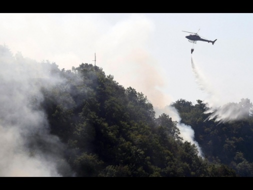 Albania, emergenza incendi, almeno un morto