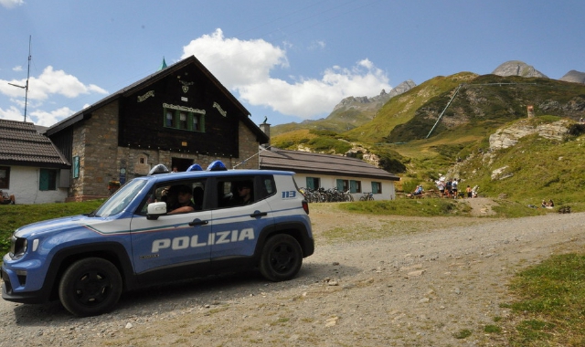 Malore al valico: donna soccorsa dalla polizia di frontiera