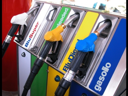 Carburanti: Mimit, Ferragosto con prezzi a minimi dal 2021
