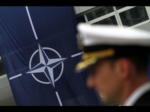 Nato, da Berlino 500 milioni per le armi Usa all'Ucraina
