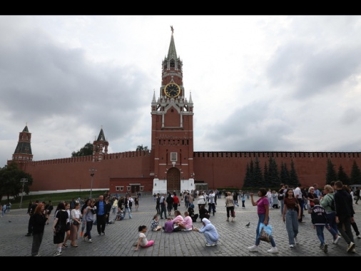 Mosca, 'Ue cerca di sabotare sforzi Russia e Usa per pace'